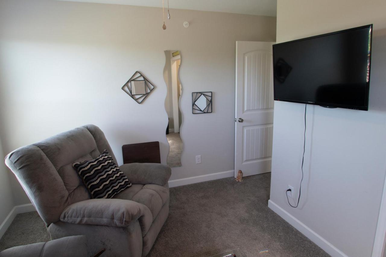 Great Little Guest Suite With Private Entry & Deck! Pet Friendly & 30 Mins To Nashville! Ashland City Экстерьер фото